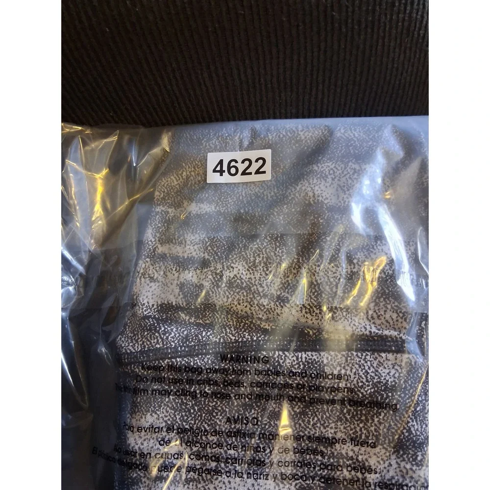 Lululemon High Rise Leggings Size 4 Black Grey White Camo Static Print‎ LW5AQTS